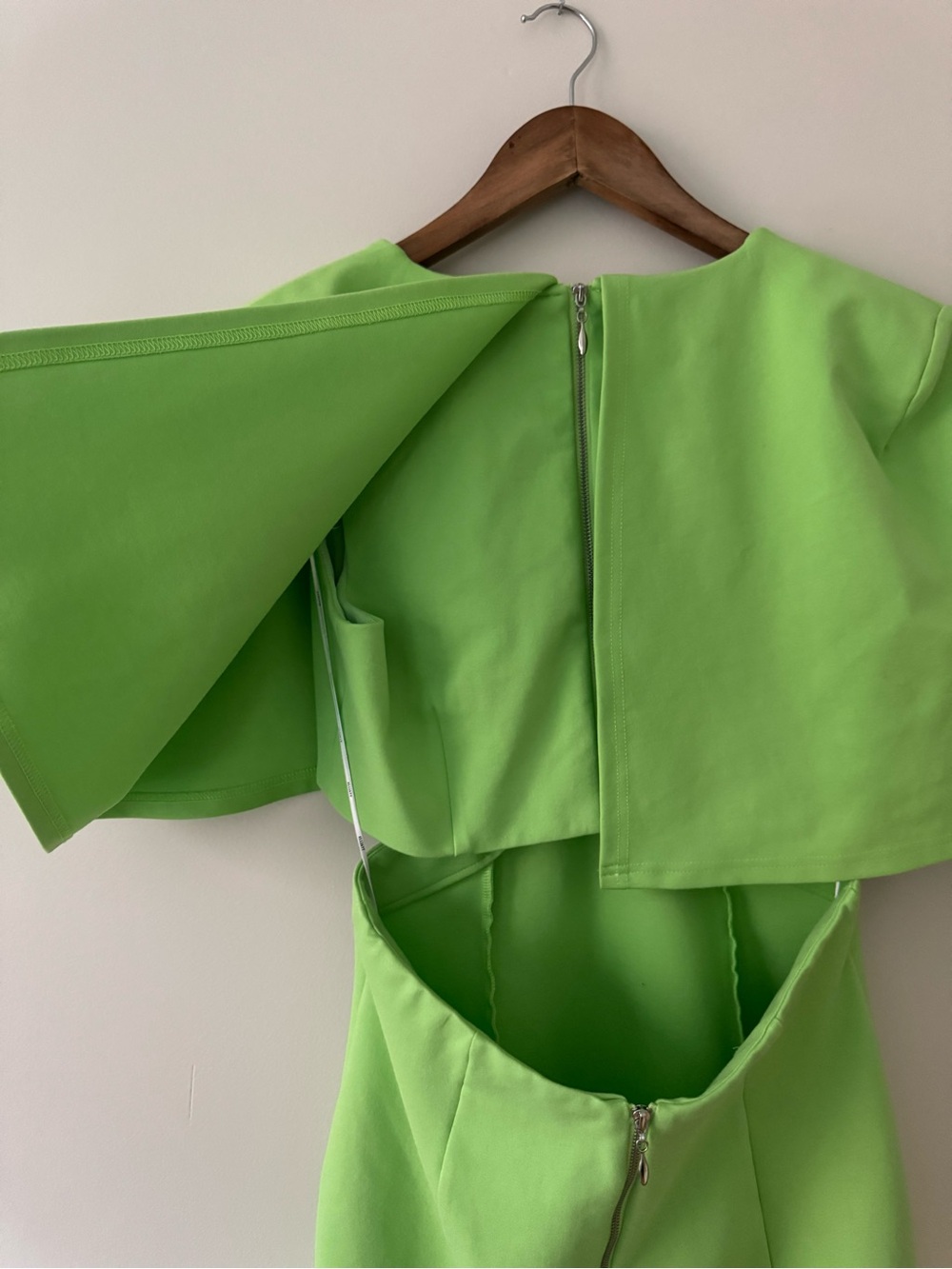 NWT ELLIATT V-Neck Cape Mini Dress M - Picture 9 of 15